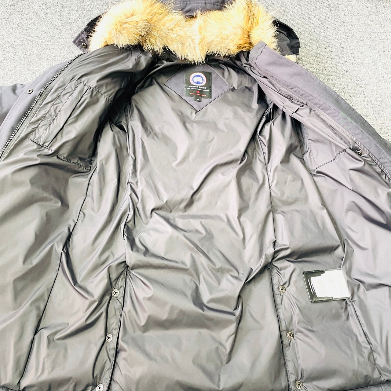 CANADA GOOSE Mackenzie Parka Navy Size M Down Coat