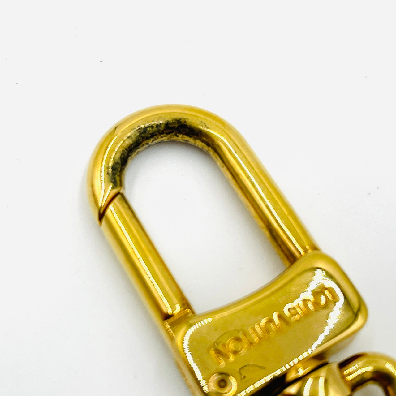 LOUIS VUITTON Alecre Key Charm