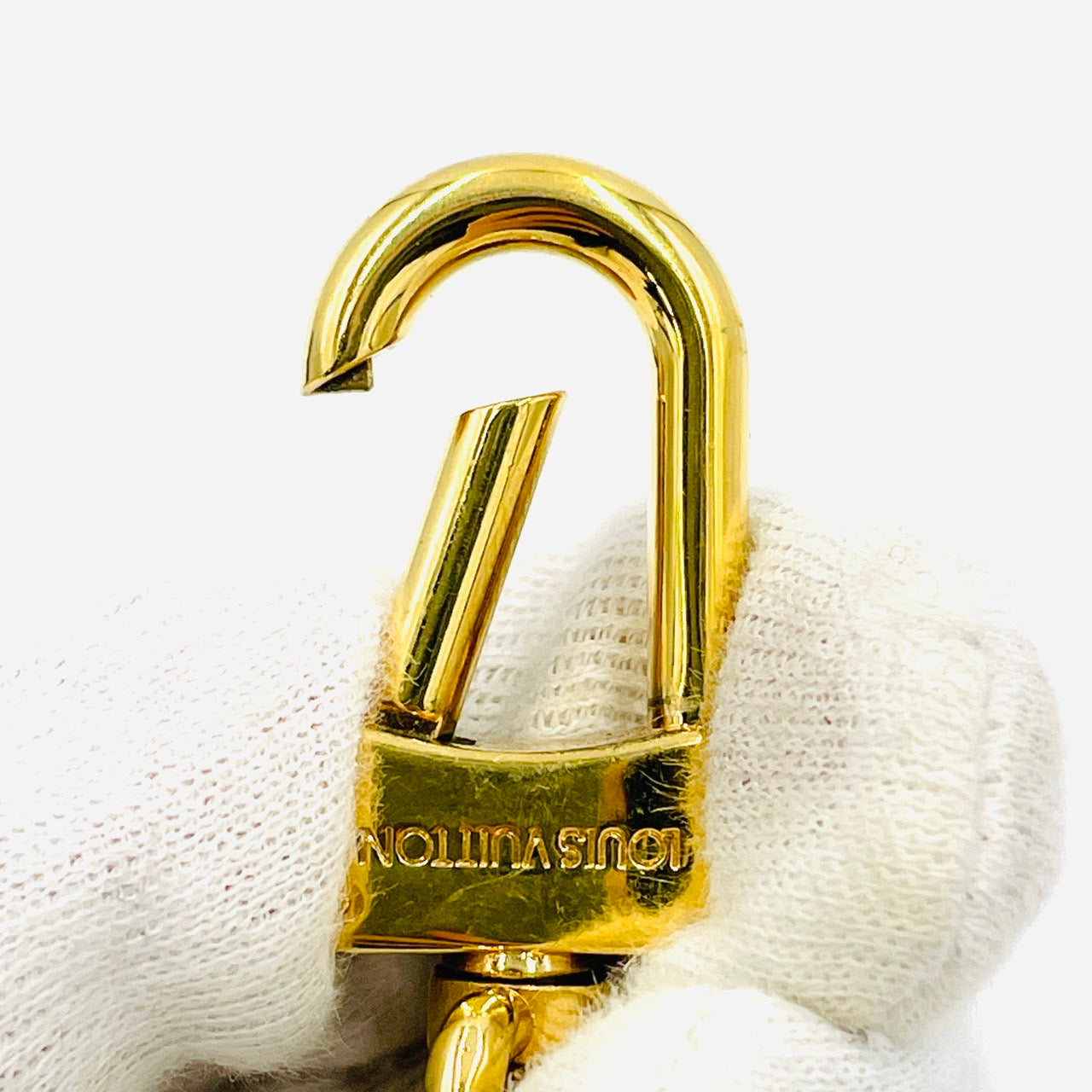 LOUIS VUITTON Alecre Key Charm