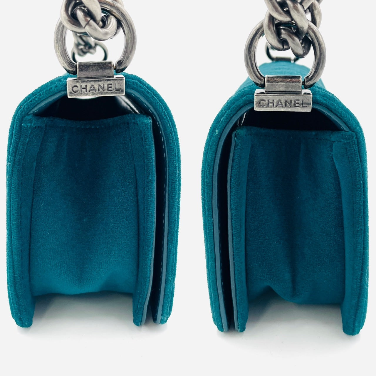 CHANEL BOY CHANEL Velvet boy mini Green