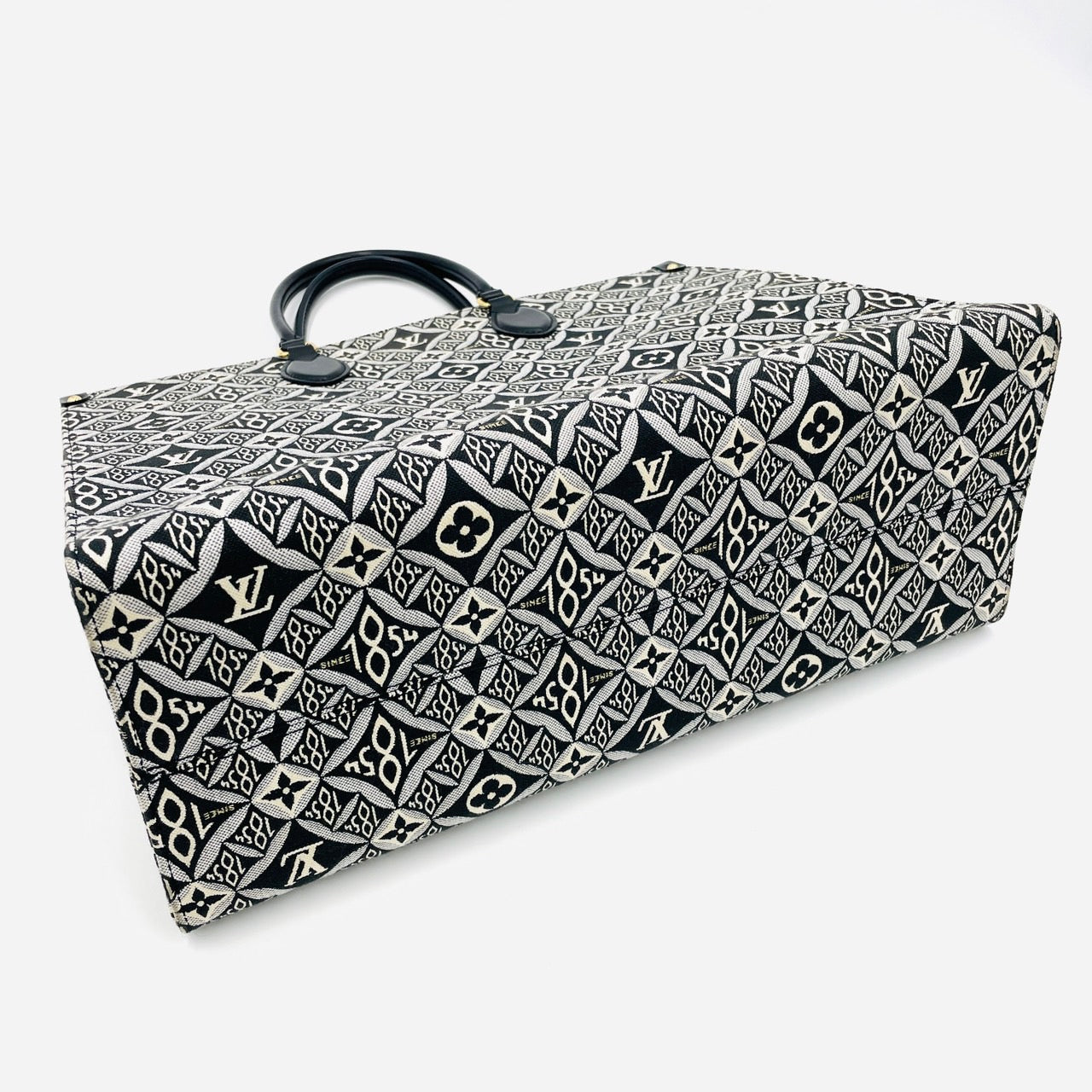 LOUIS VUITTON Monogram Jacquard Gray Black On the Go GM