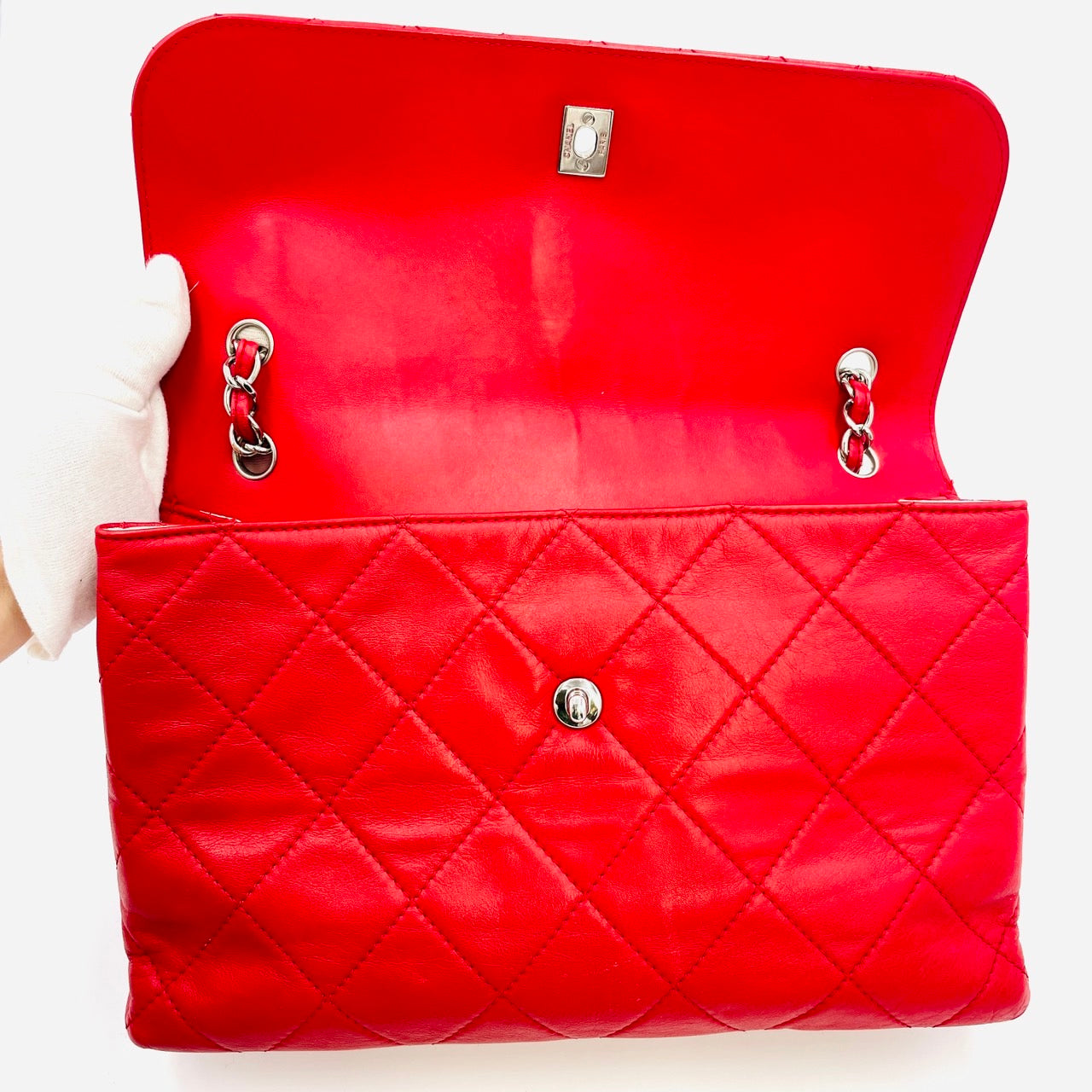CHANEL MATRASSE Chain Shoulder Bag Red