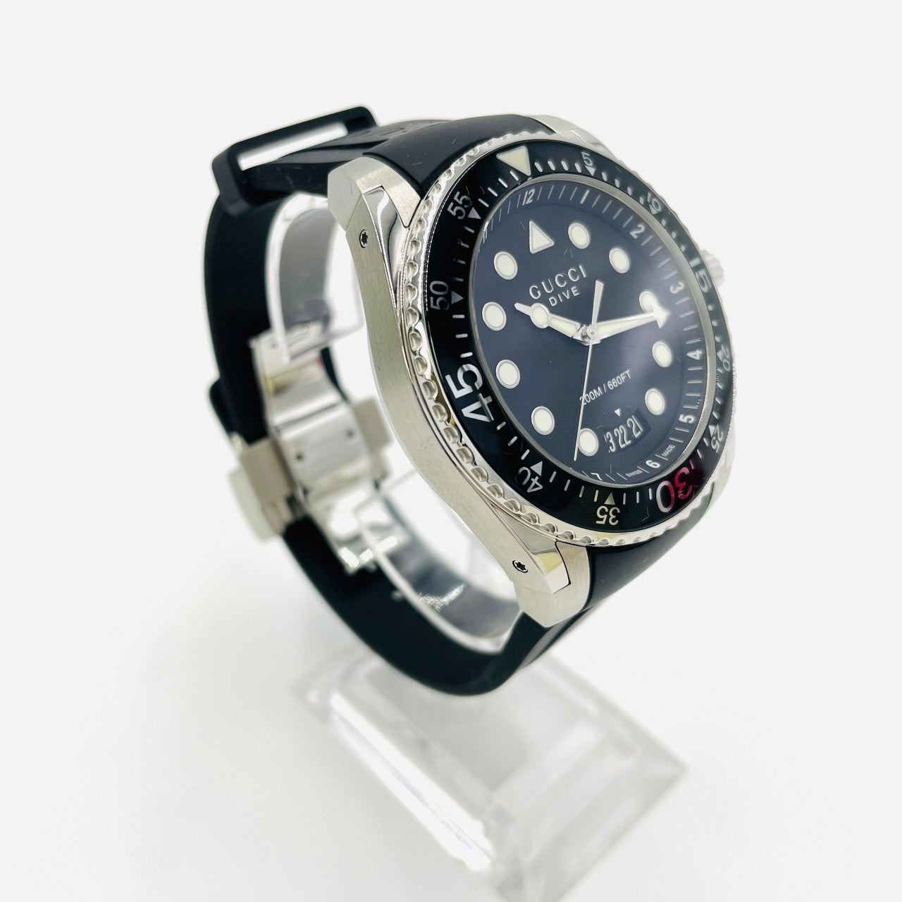 GUCCI Dive Men Watch Black Stainless Steel Rubber QZ