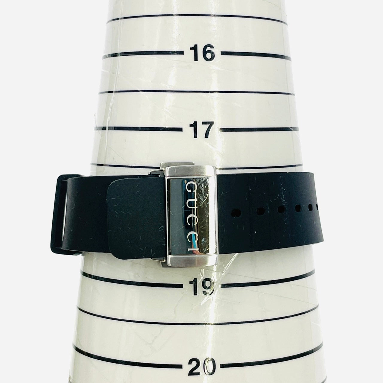 GUCCI Dive Men Watch Black Stainless Steel Rubber QZ