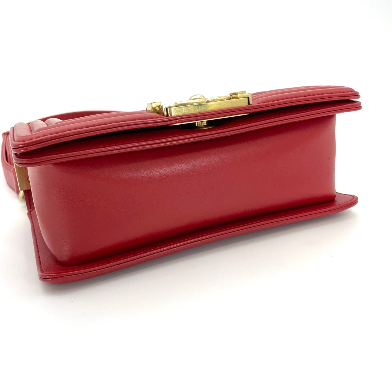 CHANEL Boy Chanel Small Lambskin Red Gold Hardware