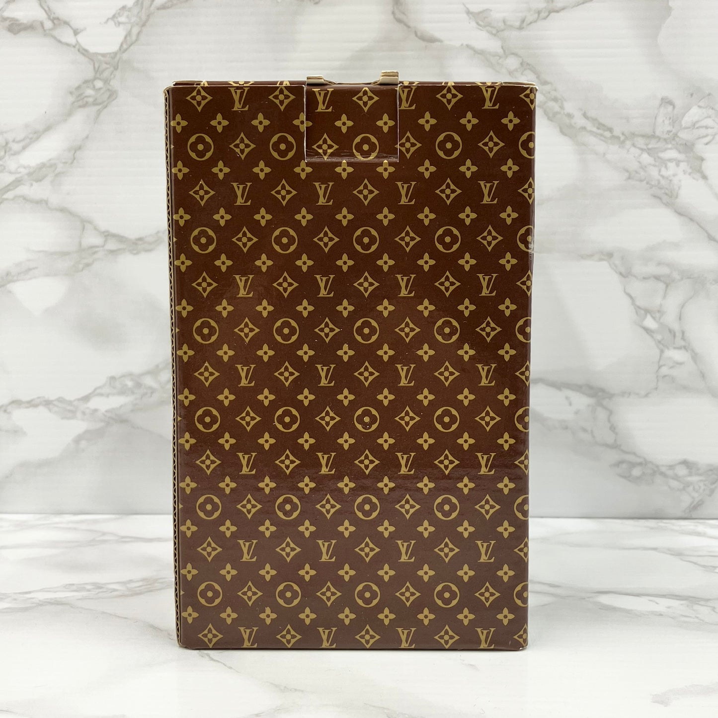 LOUIS VUITTON BEEJOIR Bronze statue, limited to 500 pieces worldwide