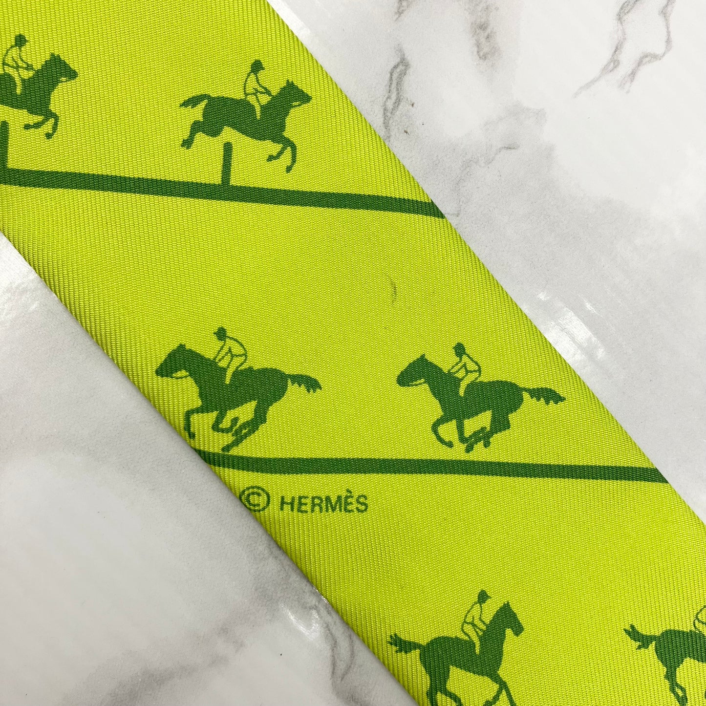 HERMES twilly riding pattern