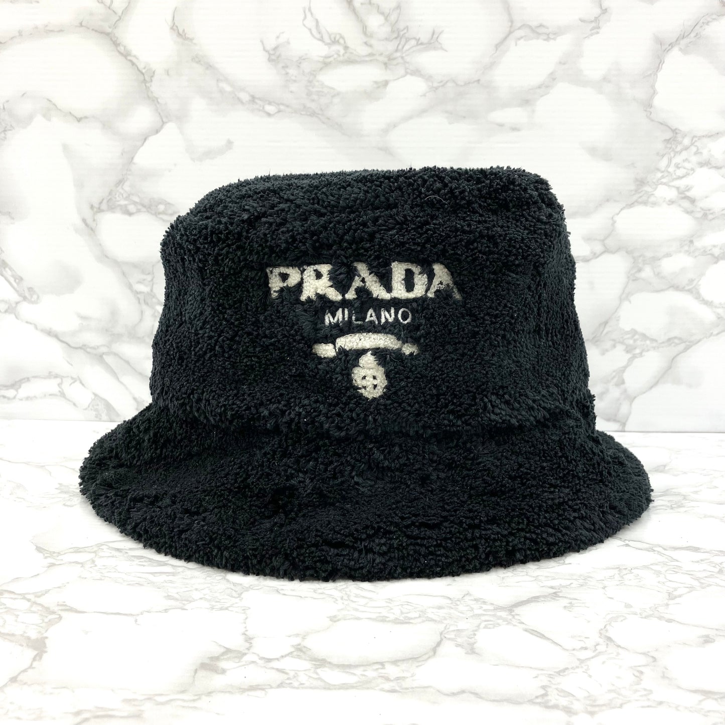 PRADA hat RFID