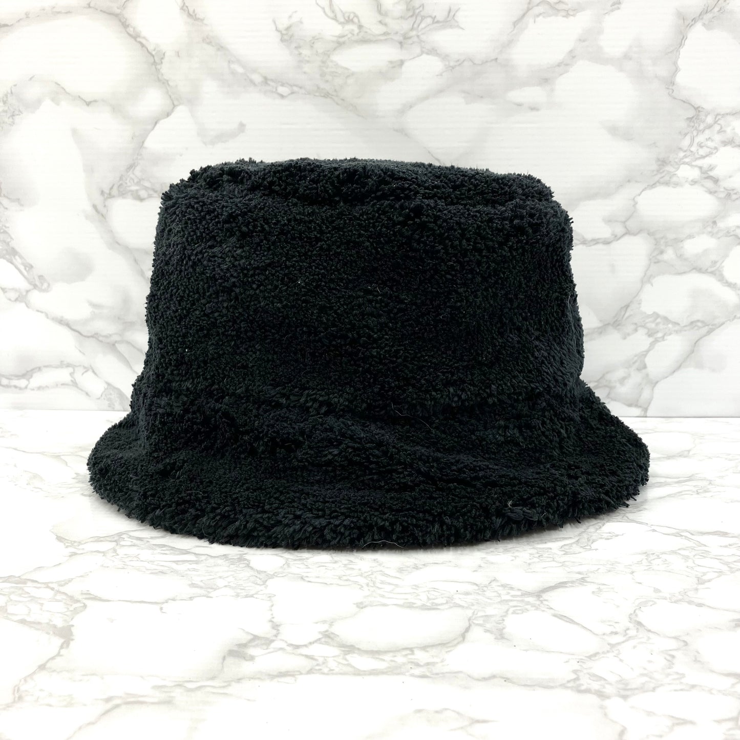 PRADA hat RFID