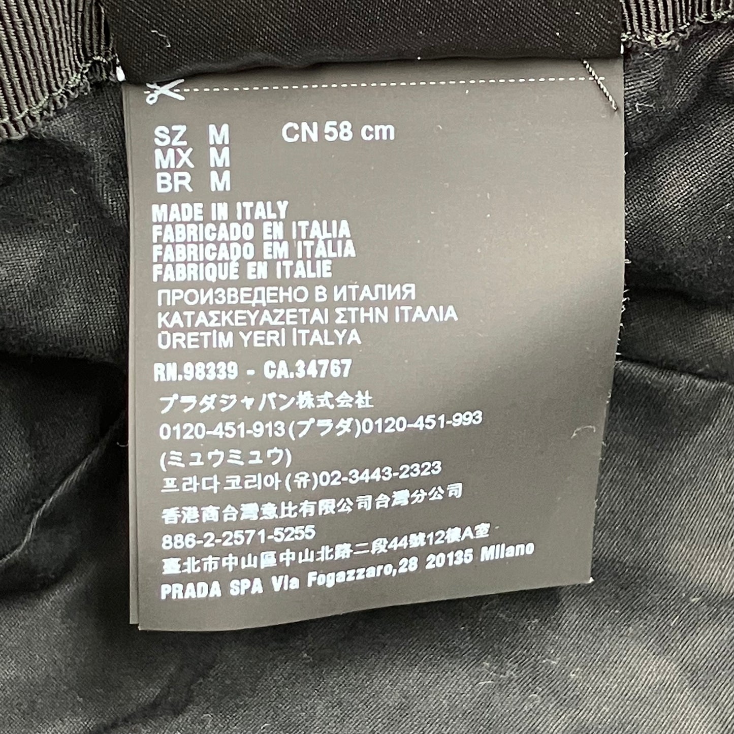 PRADA hat RFID