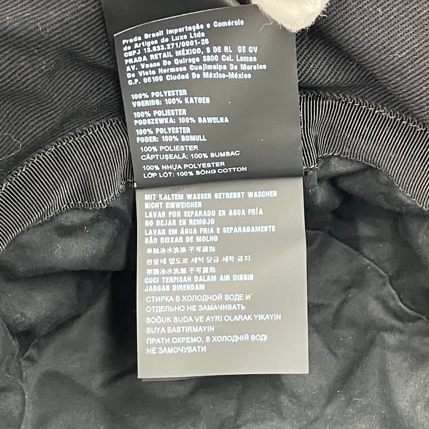 PRADA hat RFID