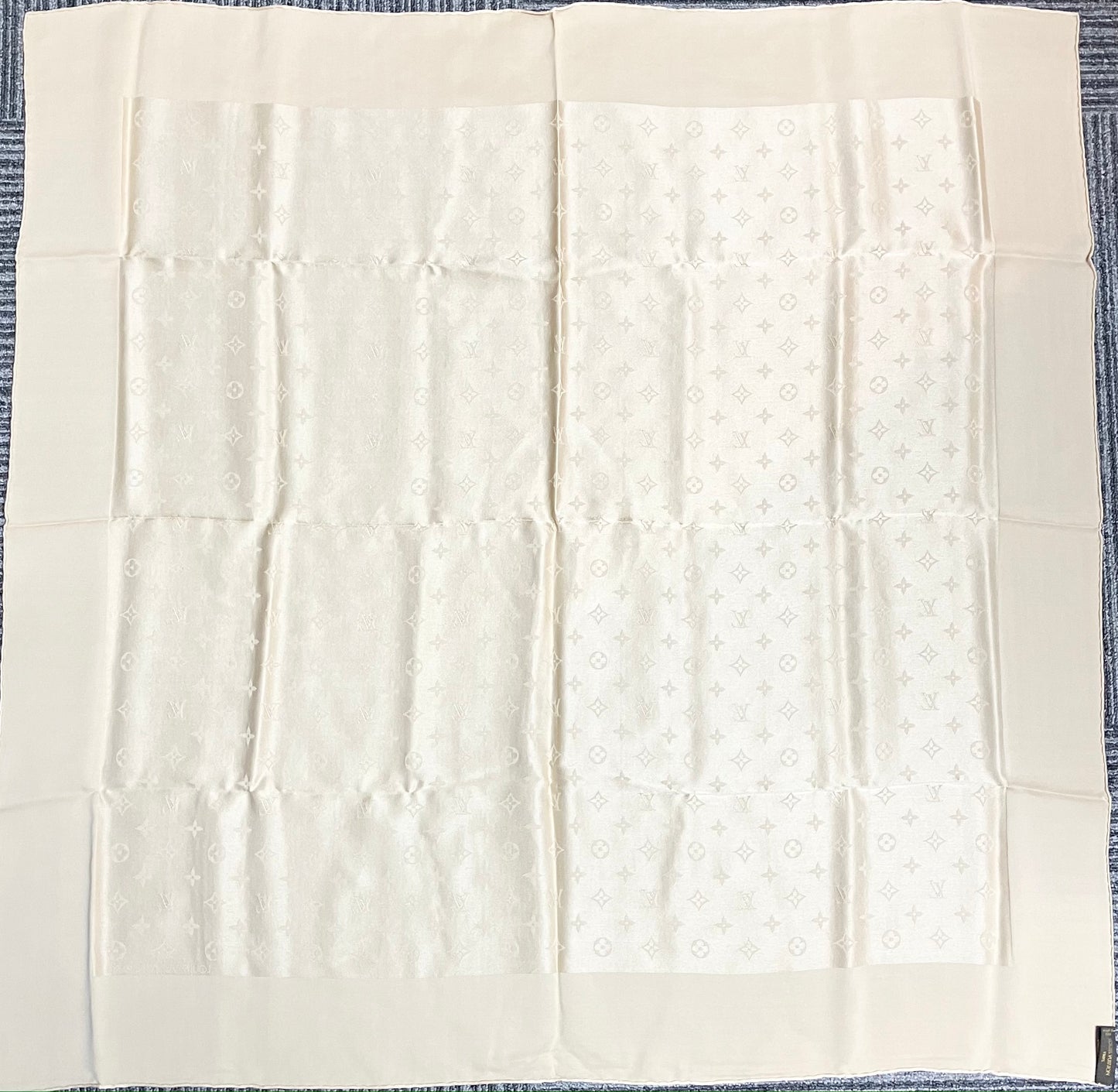 LOUIS VUITTON Calle Monaco Scarf