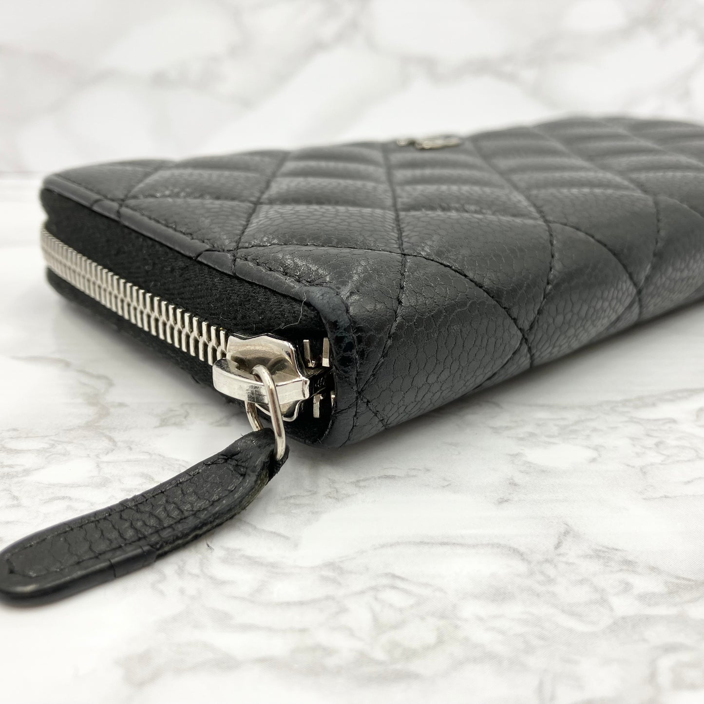 CHANEL Caviar skin long wallet
