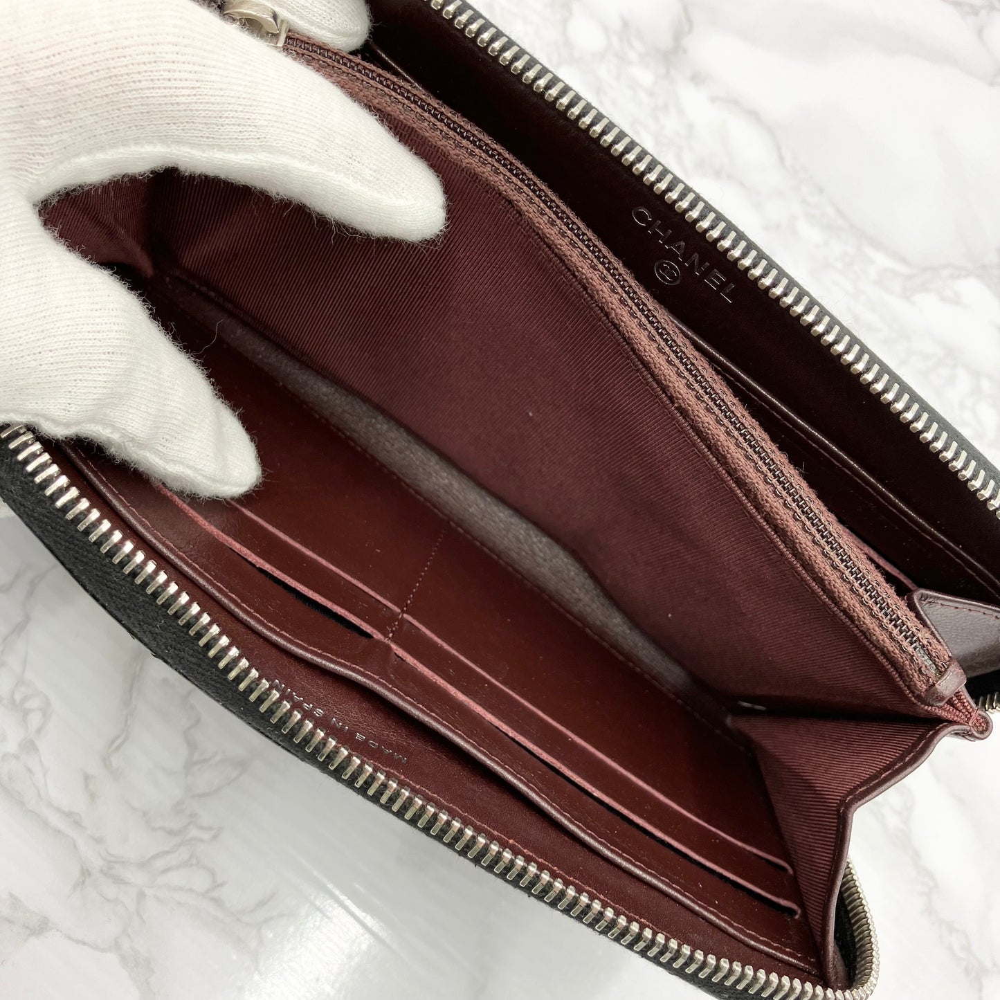 CHANEL Caviar skin long wallet
