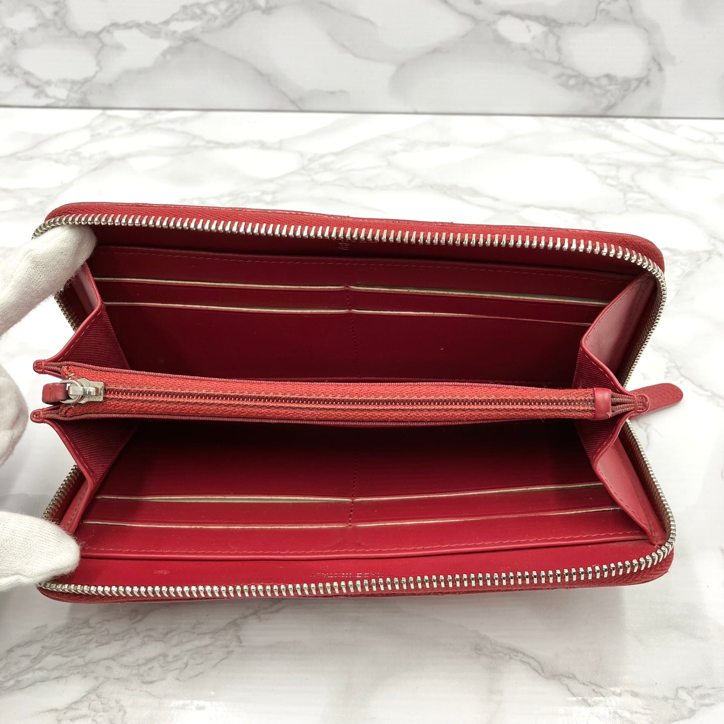 CHANEL Caviar skin long wallet