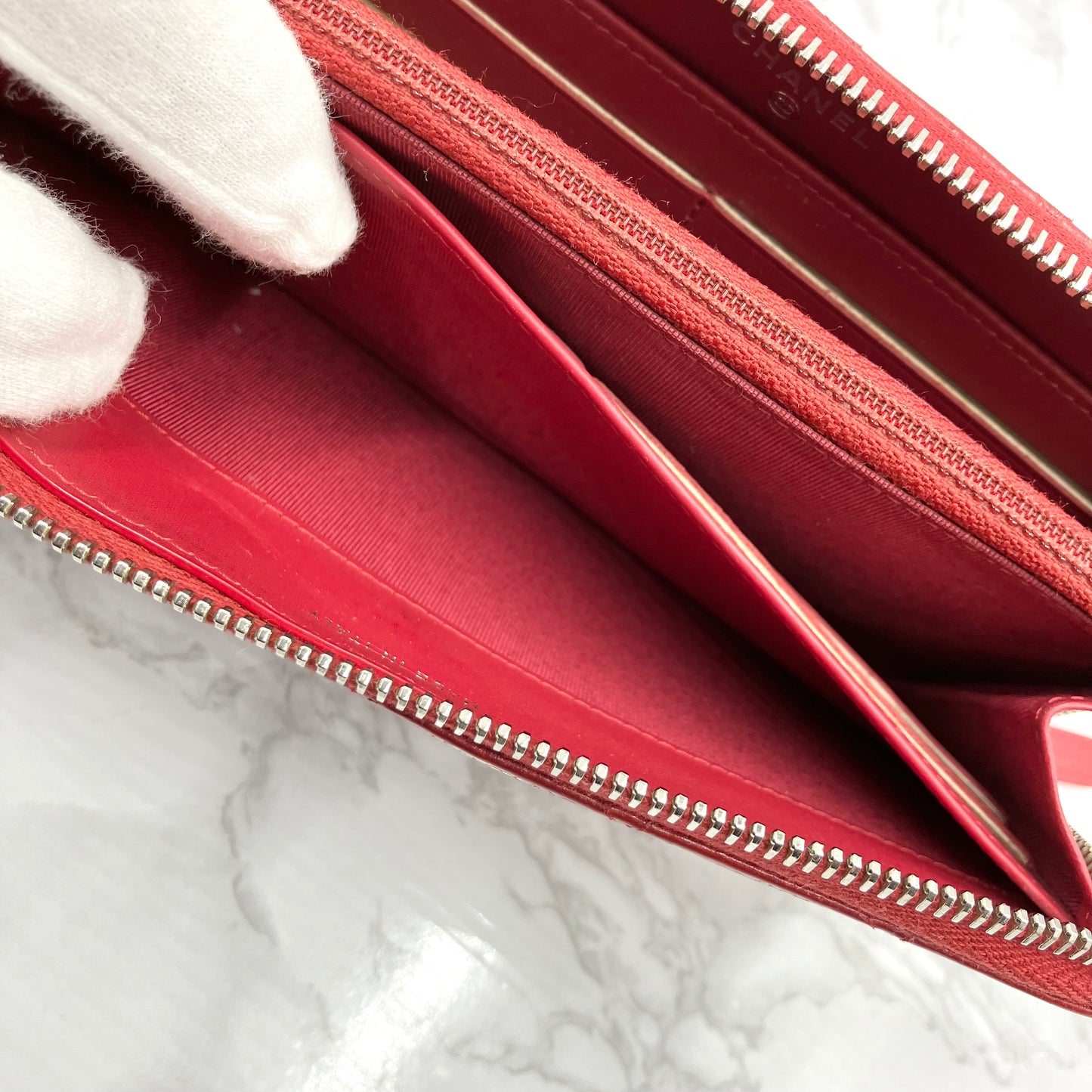 CHANEL Caviar skin long wallet