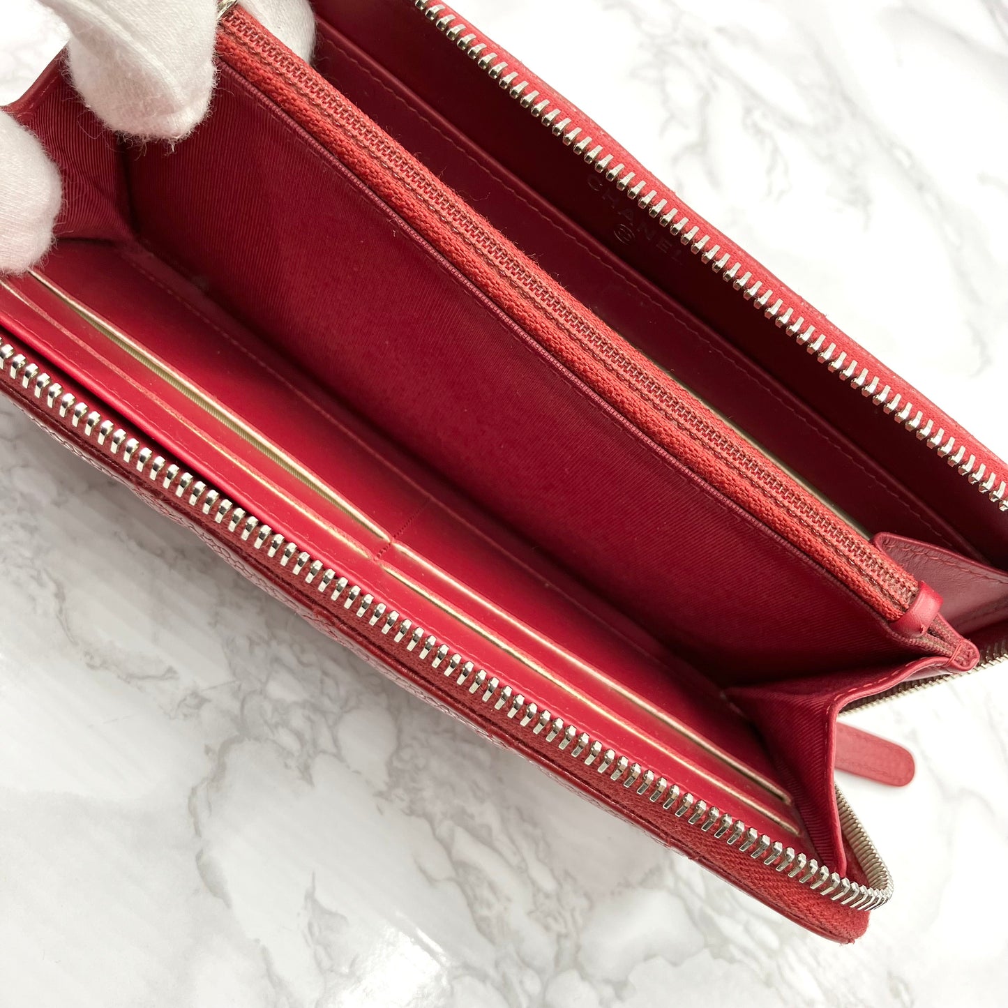 CHANEL Caviar skin long wallet