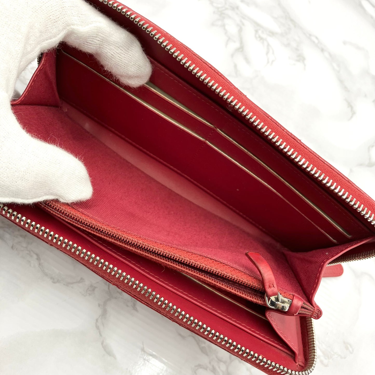 CHANEL Caviar skin long wallet