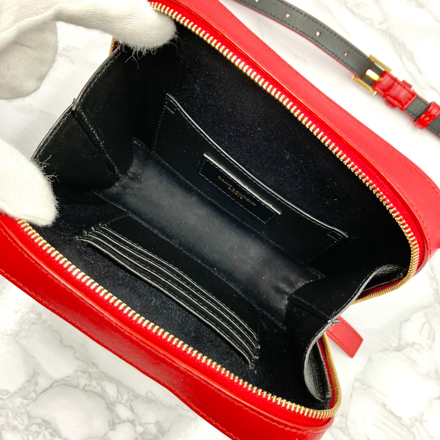 YVES SAINT LAURENT Vicky Belt Bag