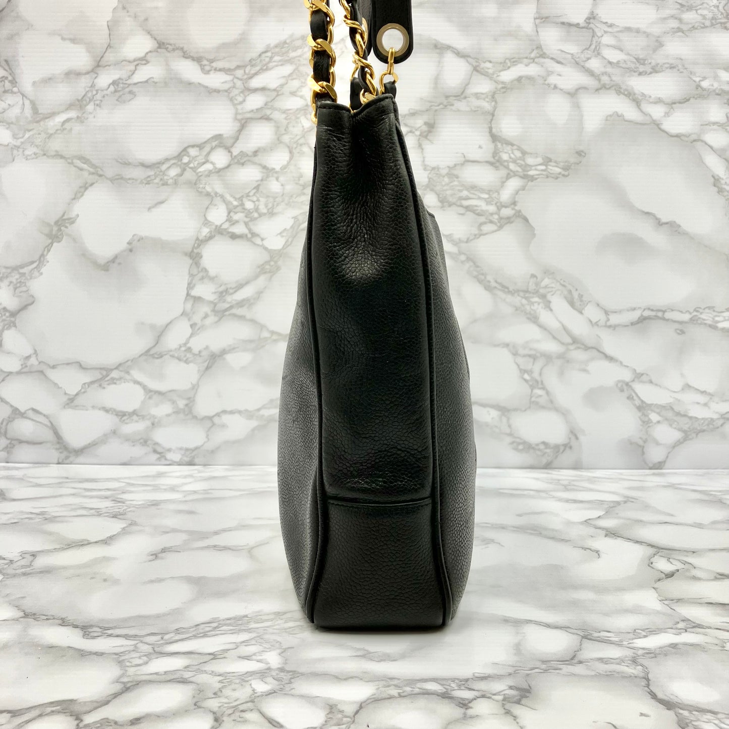 CHANEL Caviar skin Chain tote bag
