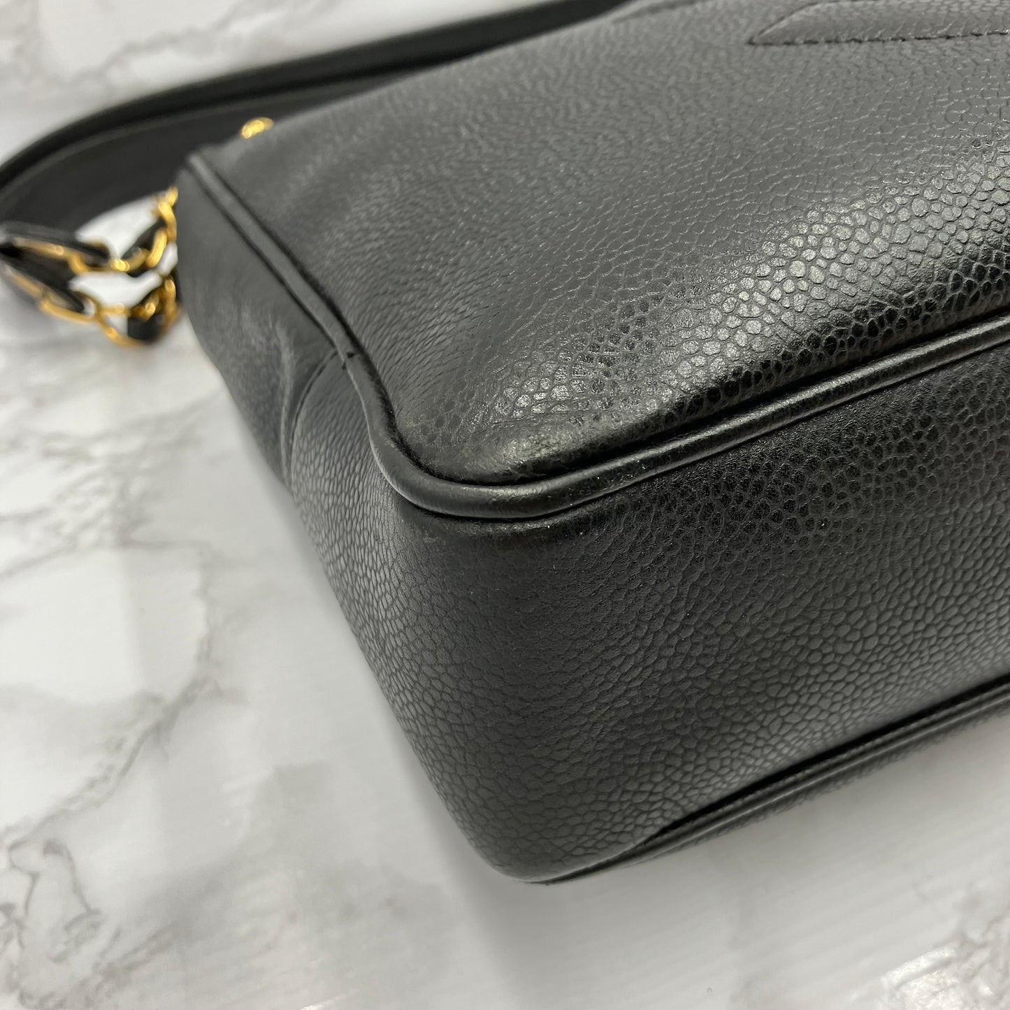 CHANEL Caviar skin Chain tote bag