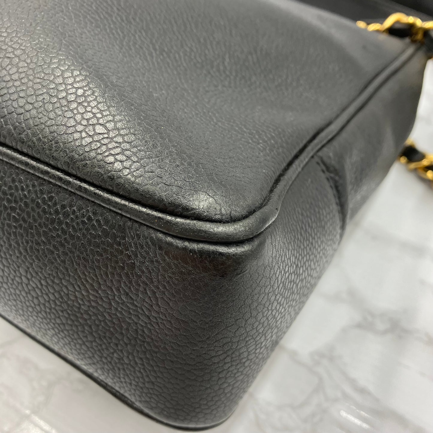 CHANEL Caviar skin Chain tote bag