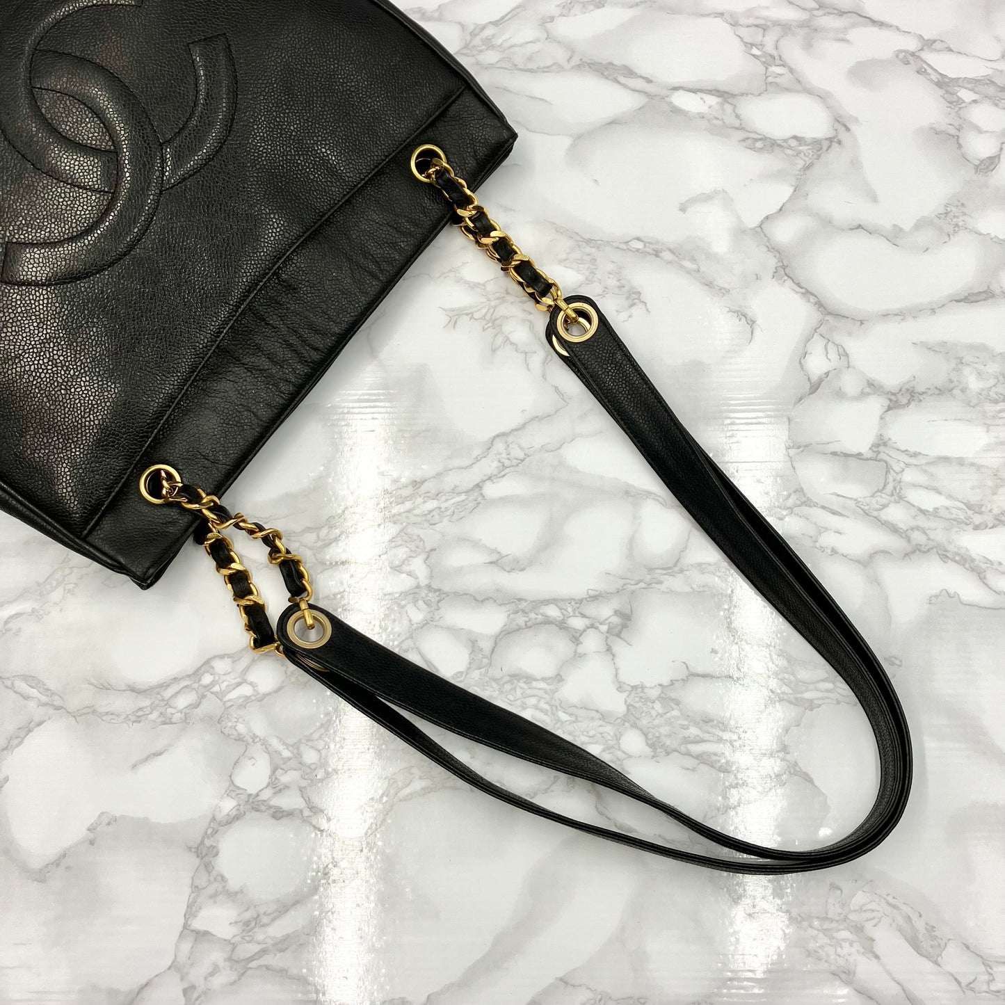 CHANEL Caviar skin Chain tote bag