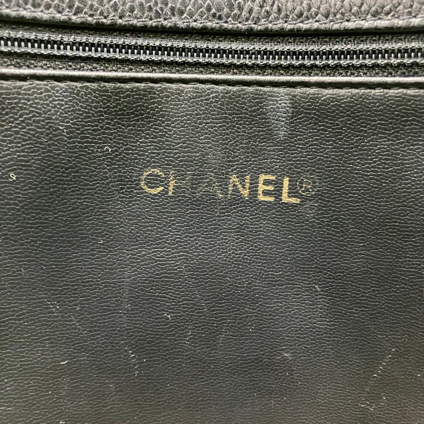 CHANEL Caviar skin Chain tote bag
