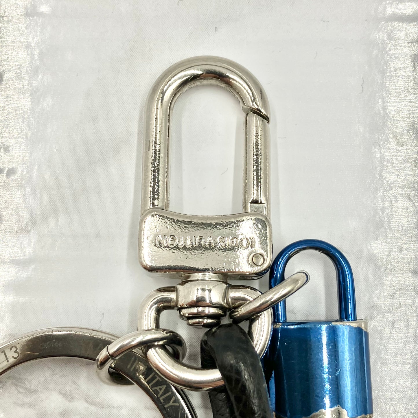 LOUIS VUITTON key charm