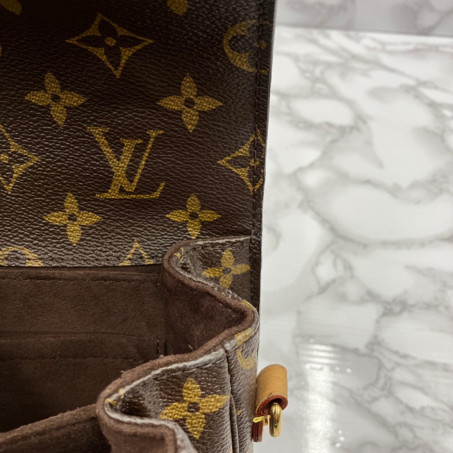 LOUIS VUITTON Monogram Metis shoulder bag