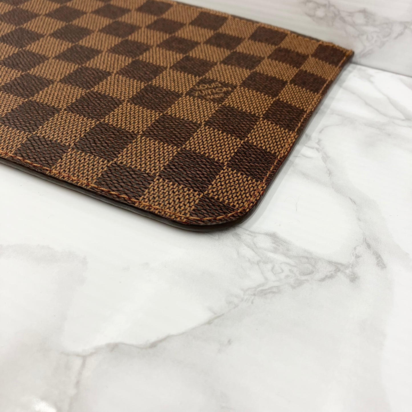LOUIS VUITTON Damier Neverfull MM Pouch