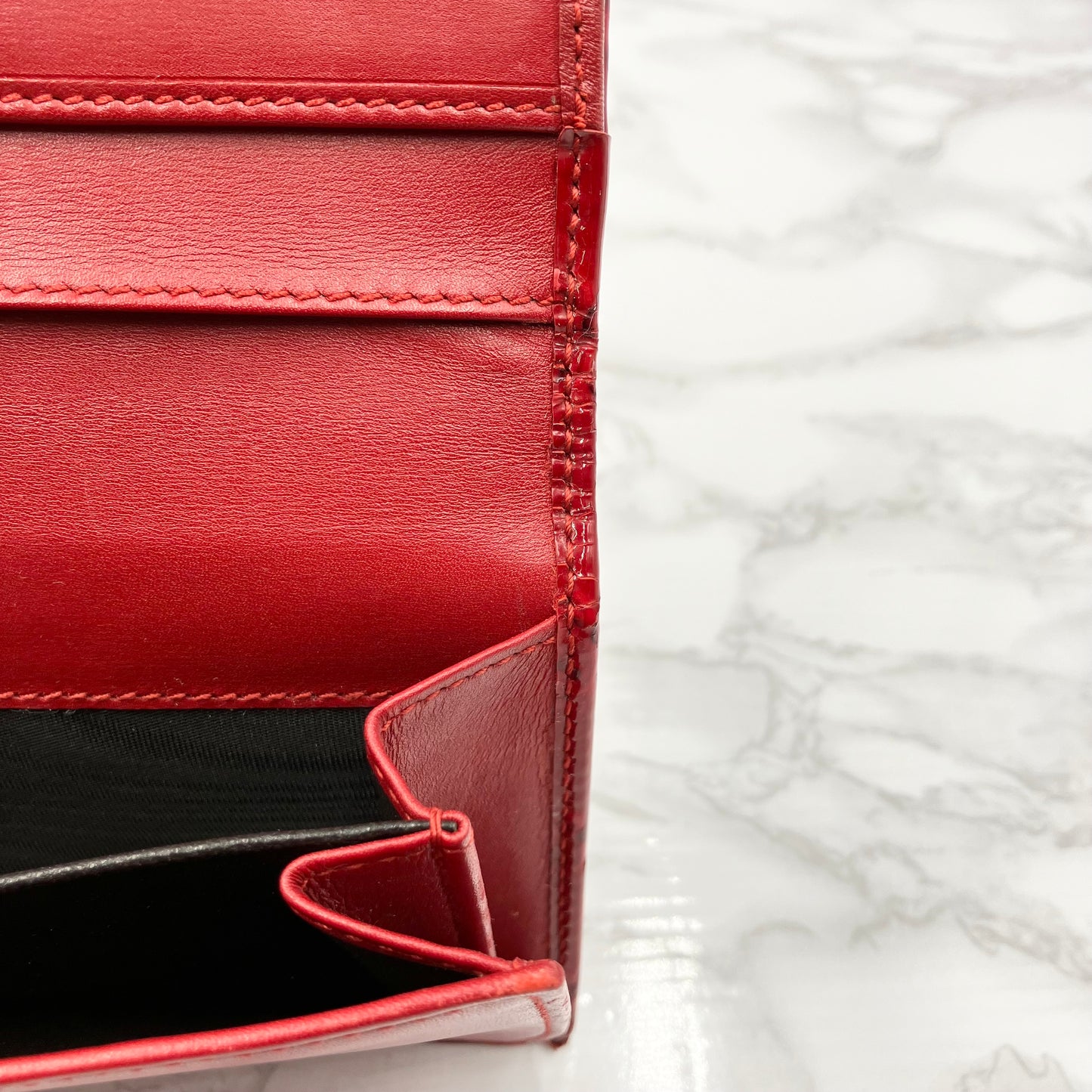 GUCCI Patent long wallet