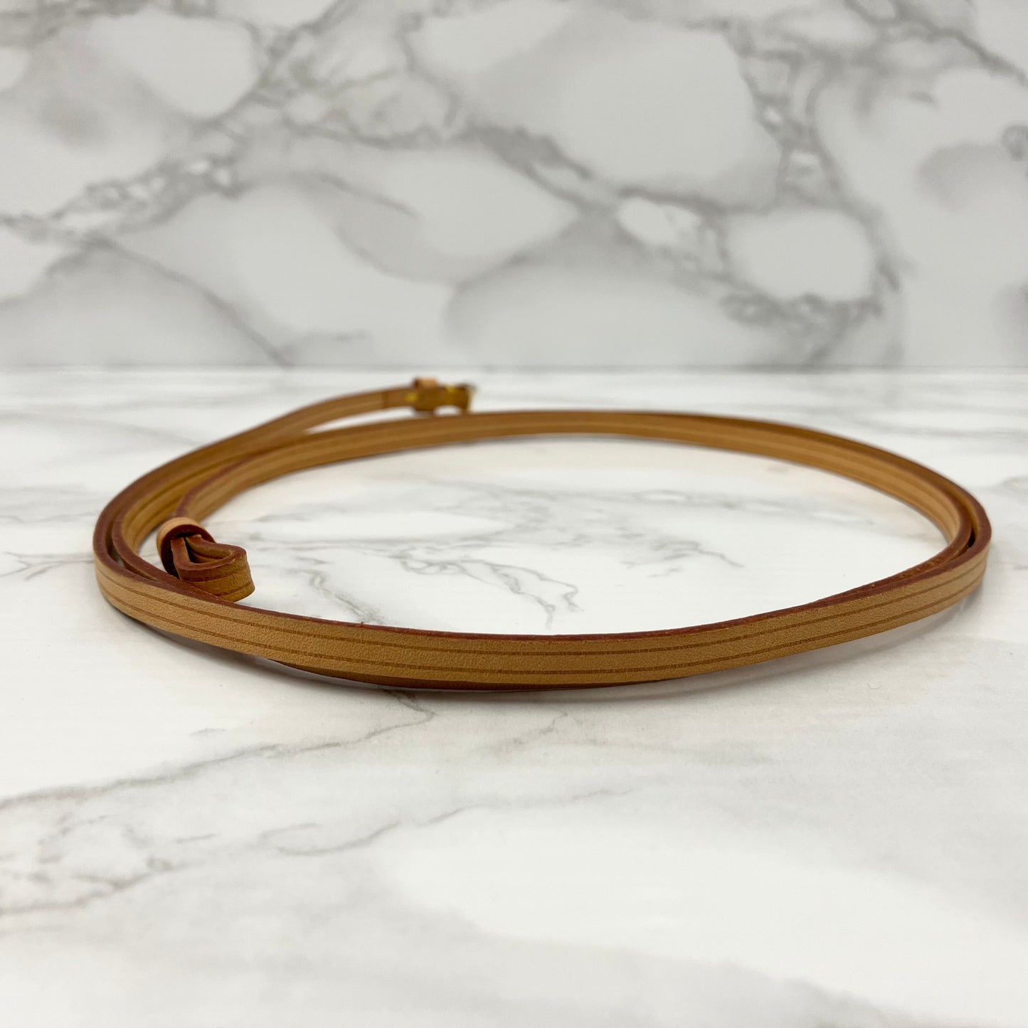 LOUIS VUITTON BACCHETTA leather Slim Strap