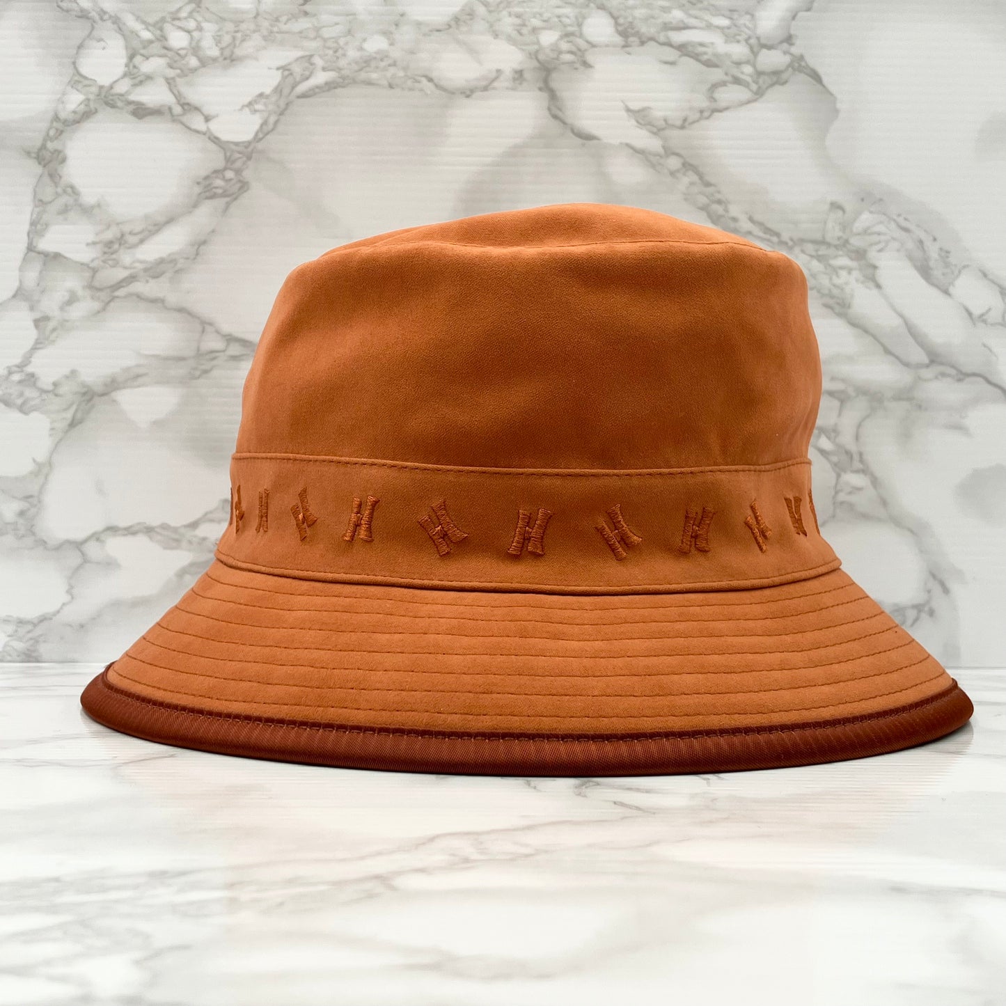 HERMES H Hut