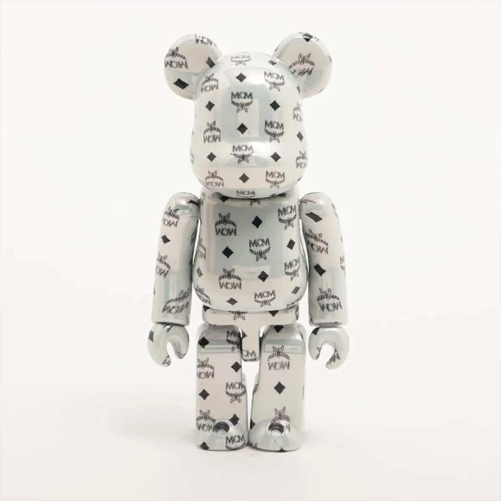 Unused BE@RBRICK Figure Plastic BE@RBRICK MCM WHITE CHROME Ver. 100% & 400% White 2-Piece Set 7-10-854