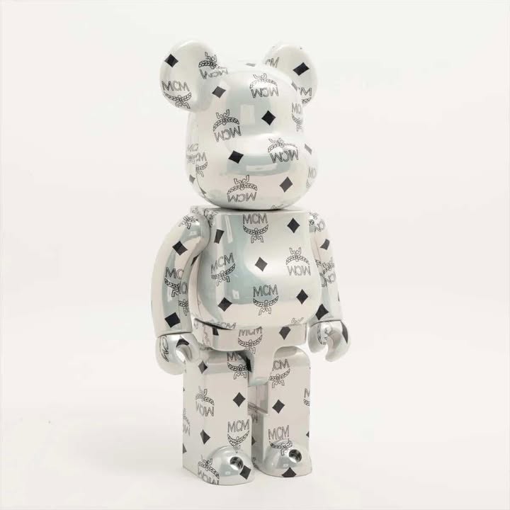Unused BE@RBRICK Figure Plastic BE@RBRICK MCM WHITE CHROME Ver. 100% & 400% White 2-Piece Set 7-10-854