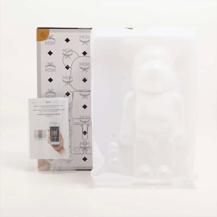 Unused BE@RBRICK Figure Plastic BE@RBRICK MCM WHITE CHROME Ver. 100% & 400% White 2-Piece Set 7-10-854