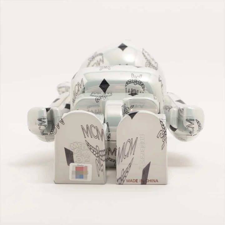 Unused BE@RBRICK Figure Plastic BE@RBRICK MCM WHITE CHROME Ver. 100% & 400% White 2-Piece Set 7-10-854