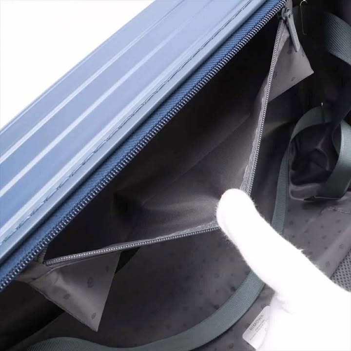 Unused RIMOWA Essential Cabin 832.53.69.1 Polycarbonate 36L Carry-On Case Navy 4 Wheels TSA Lock 7-11-126