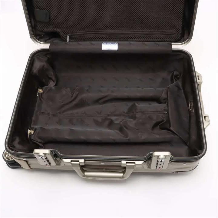 RIMOWA Topaz Titanium 923.53.03.4 34L 4-Wheel Cabin-Approved Champagne Gold 7-12-615
