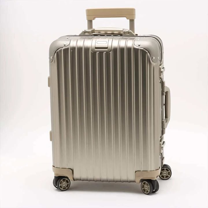 RIMOWA Topaz Titanium 923.53.03.4 34L 4-Wheel Cabin-Approved Champagne Gold 7-12-615