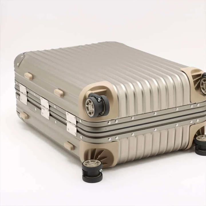 RIMOWA Topaz Titanium 923.53.03.4 34L 4-Wheel Cabin-Approved Champagne Gold 7-12-615