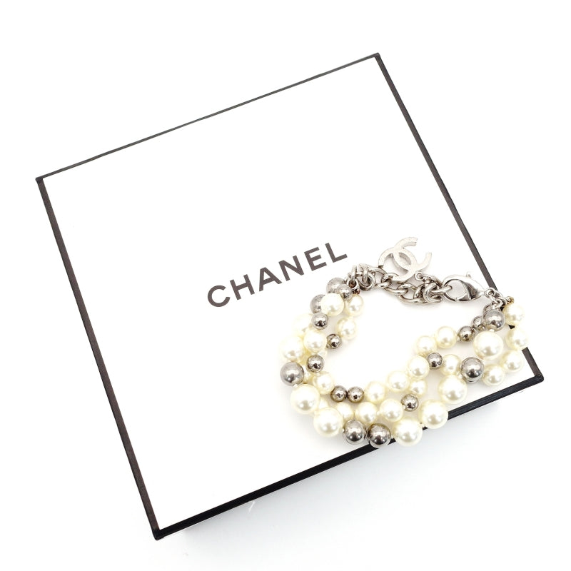 CHANEL Bracelet with CC Logo, Fake Pearls, Silver, With Box 7-9-309