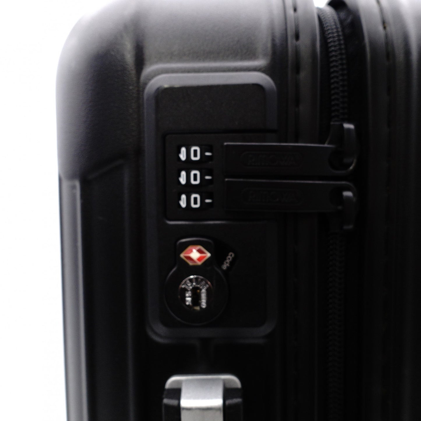 RIMOWA 821.90.12 32L Lufthansa Topaz Black Polycarbonate Carry-on