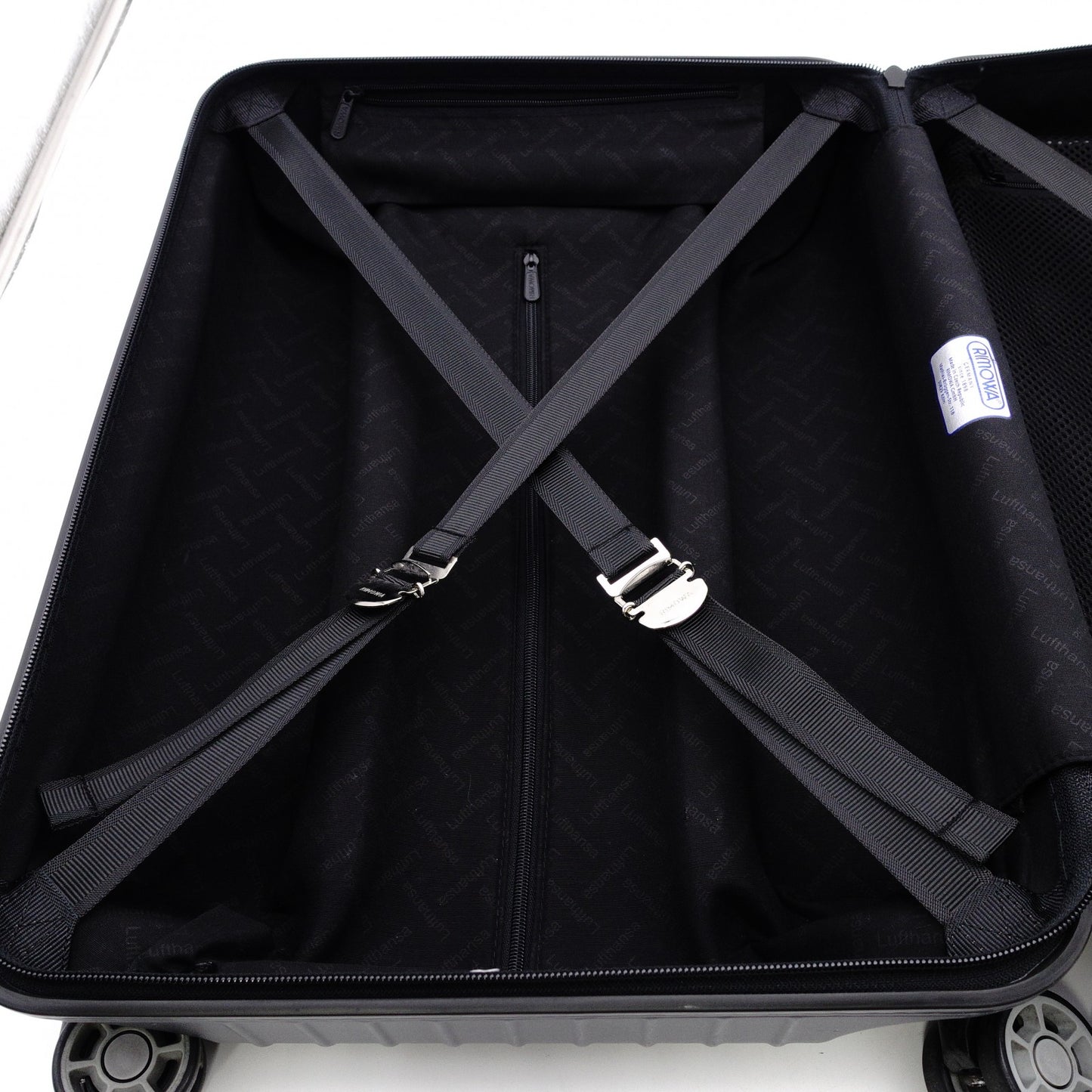 RIMOWA 821.90.12 32L Lufthansa Topaz Black Polycarbonate Carry-on