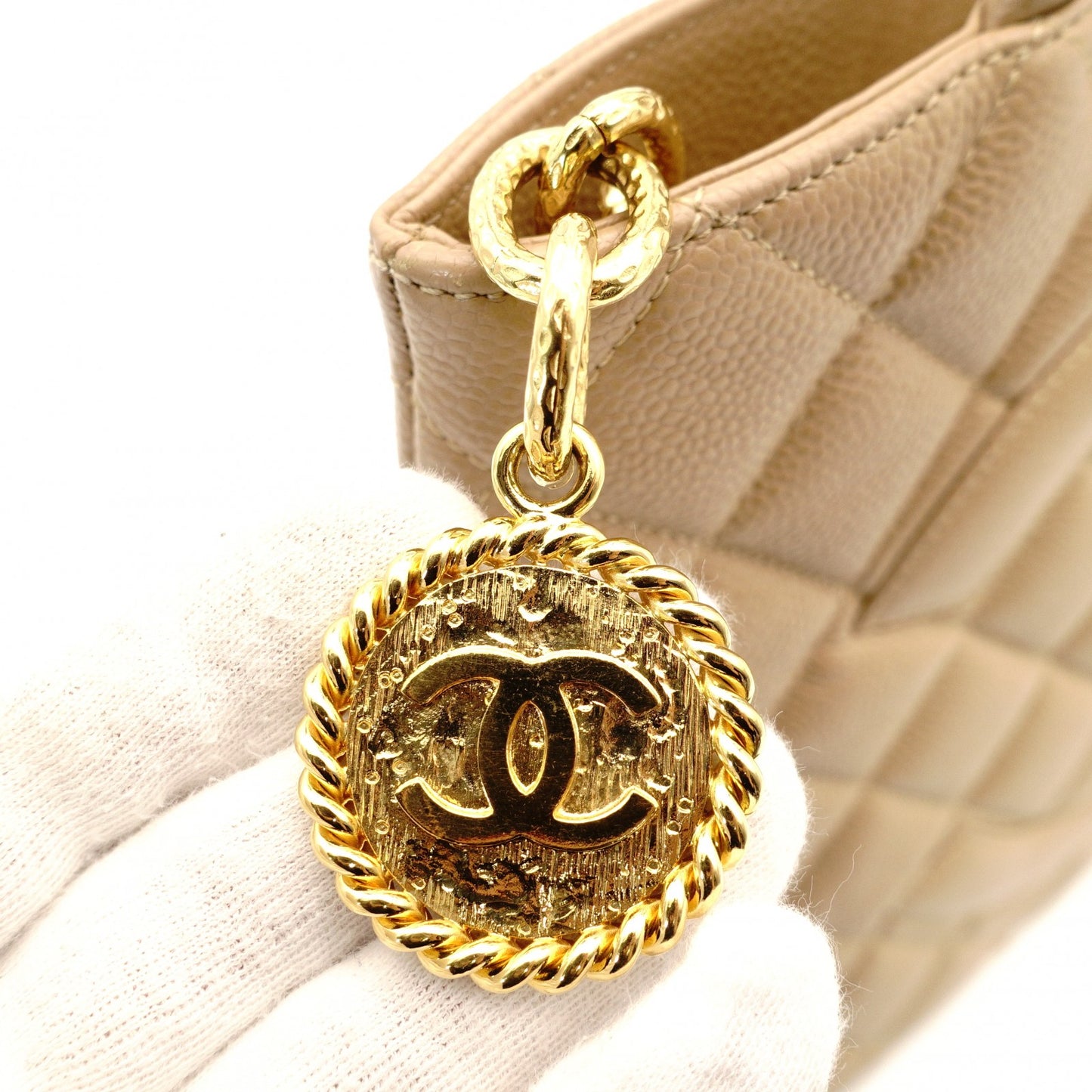 CHANEL Reissue Tote Bag Caviar Leather Beige Shoulder Tote Bag CC Logo Gold Hardware 7-8-226