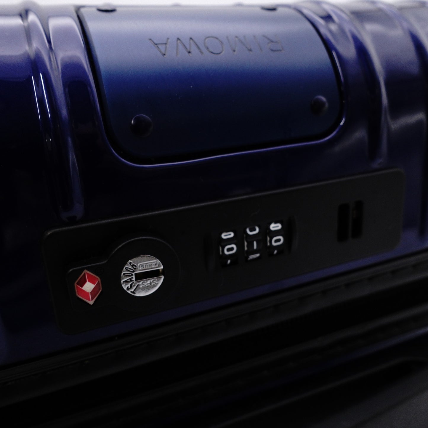 RIMOWA Cabin S 823.52.60.4 Essential Light Carry-On Bag 31L Navy