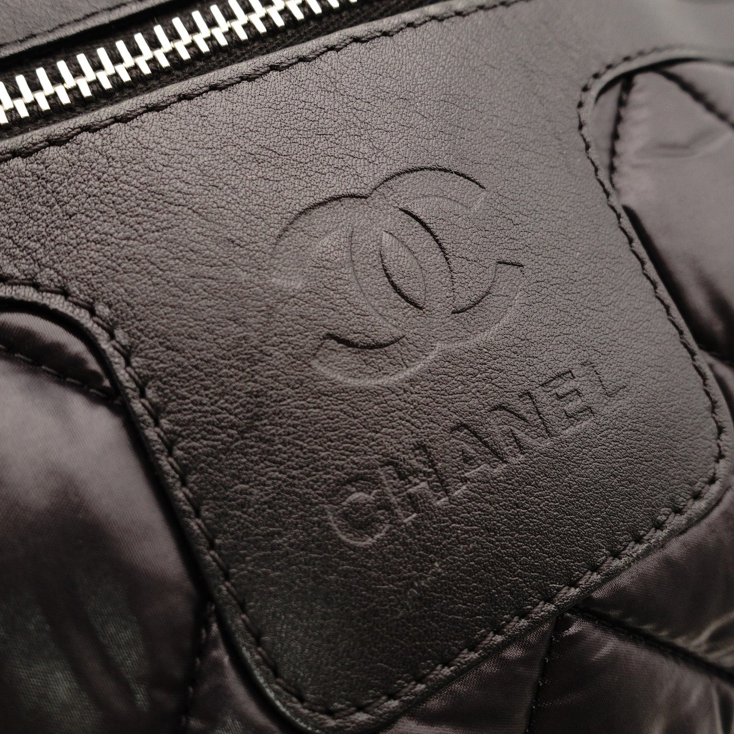 CHANEL Coco Cocoon Small Tote Black Nylon Shoulder Bag with CC Logo 7-11-330