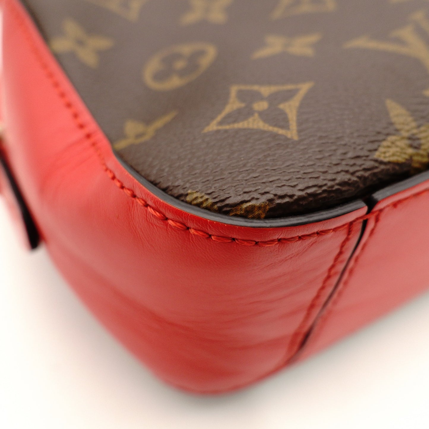 LOUIS VUITTON Santonjue Shoulder Bag Monogram Canvas Brown × Red PVC Leather Crossbody Tassel 7-8-325