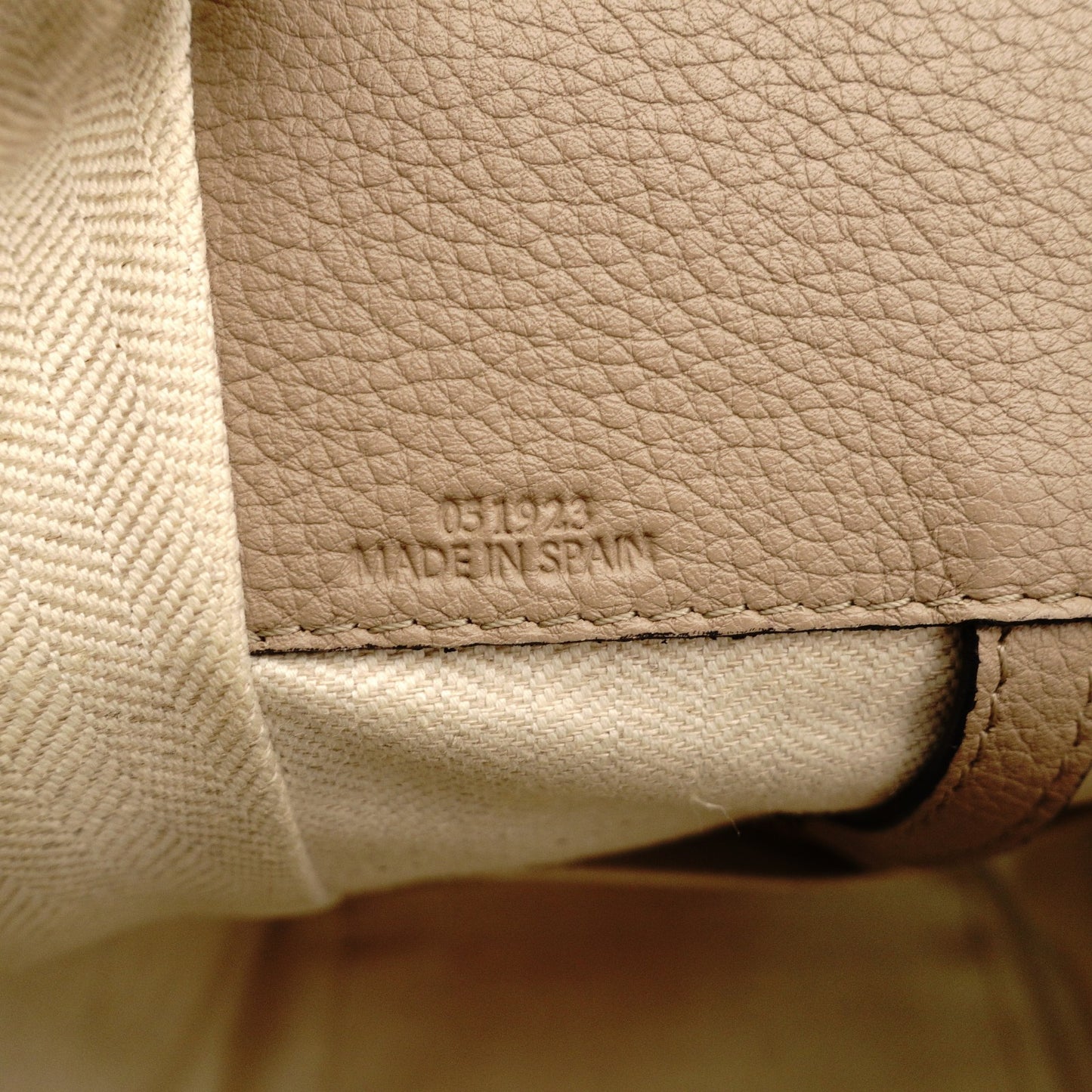 LOEWE Hammock Small Shoulder Bag Beige Handbag Leather Crossbody Gold Hardware Logo